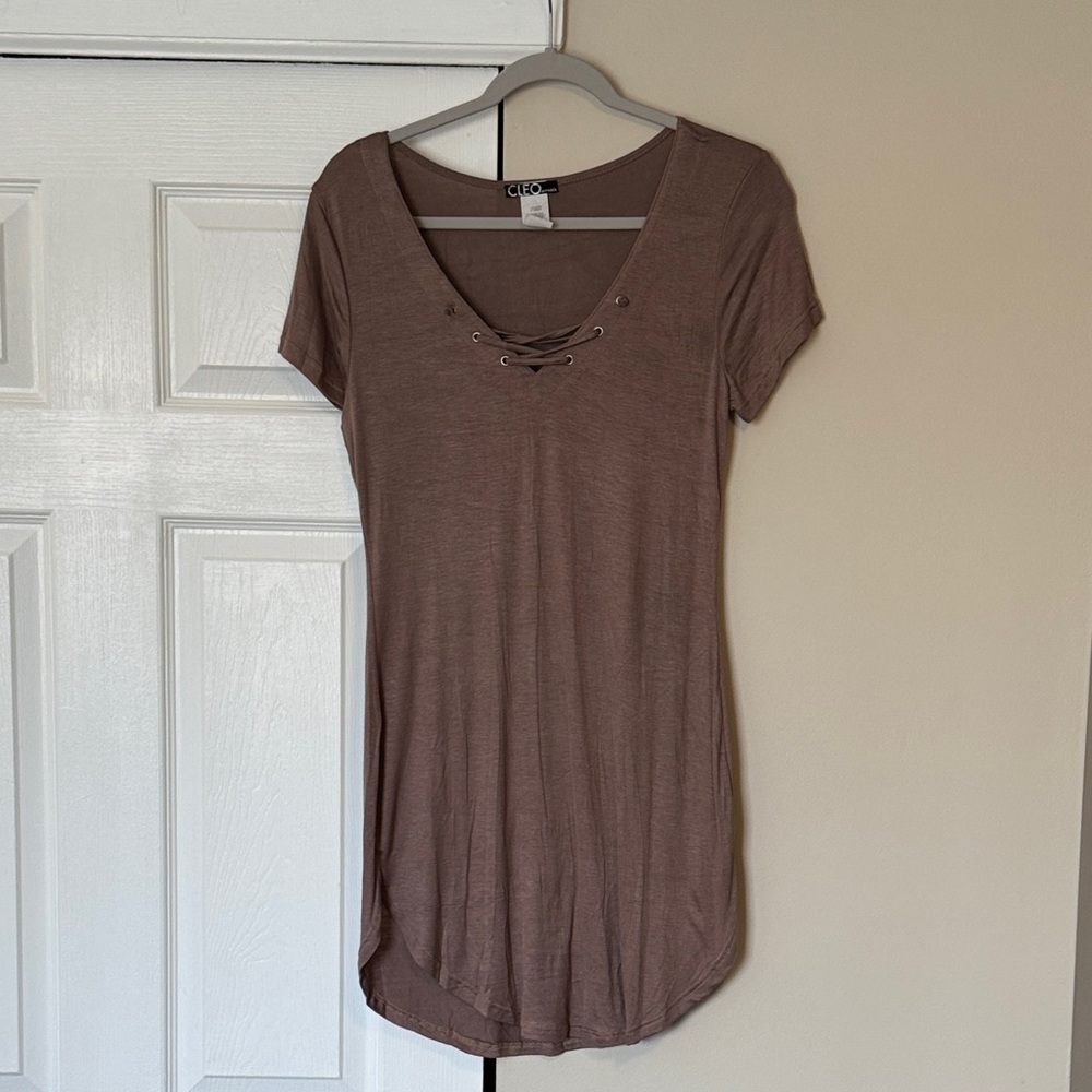 CLEO Lace-Up V-Neck Short Sleeve T-shirt dress